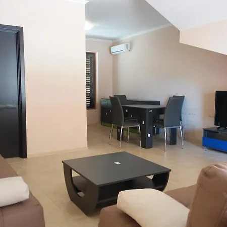Appartement Sandapart Romana *